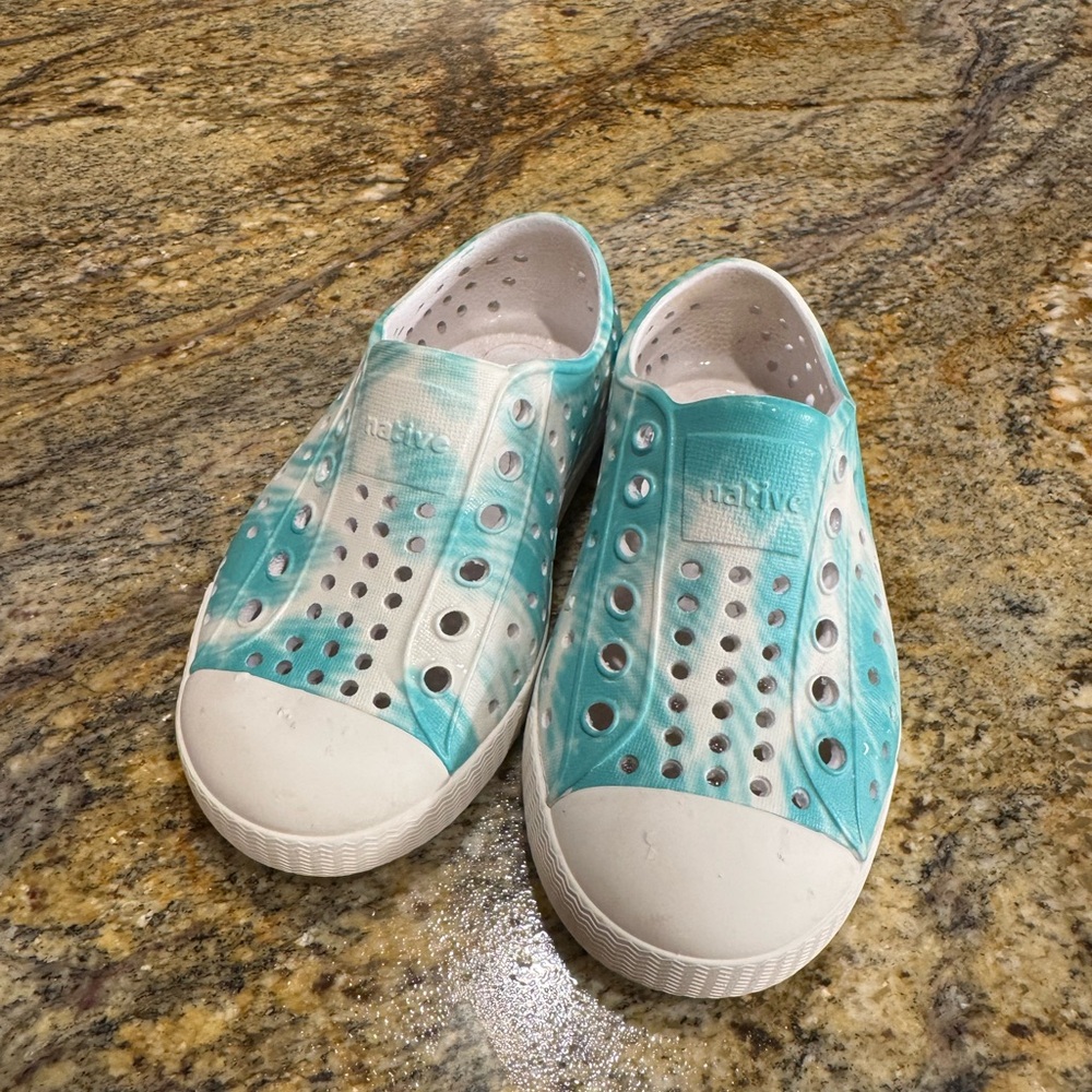 Native Kids Slip-On Water Shoes in Aqua Tie-Dye and White